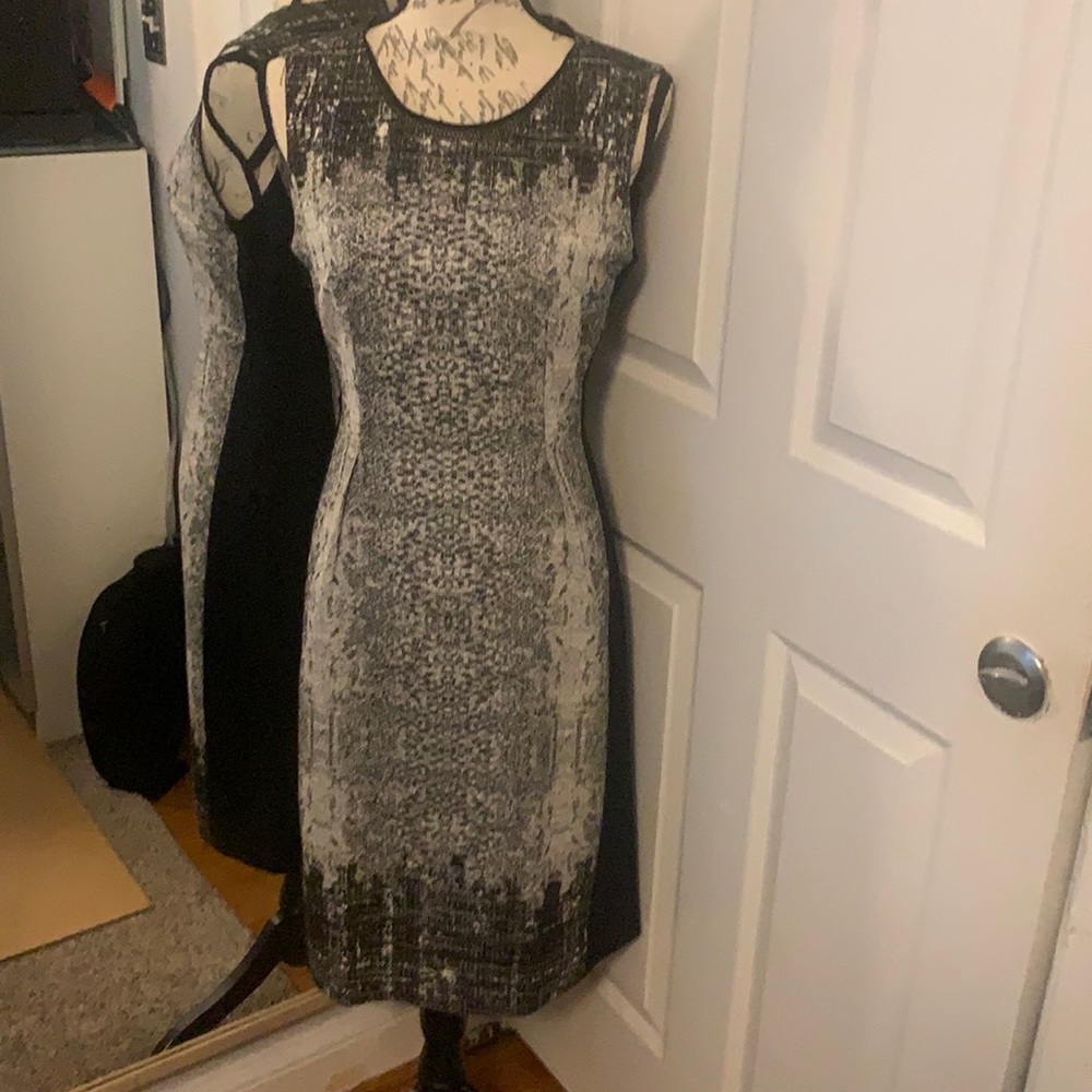 Ellie Tahari sleeveless sheath